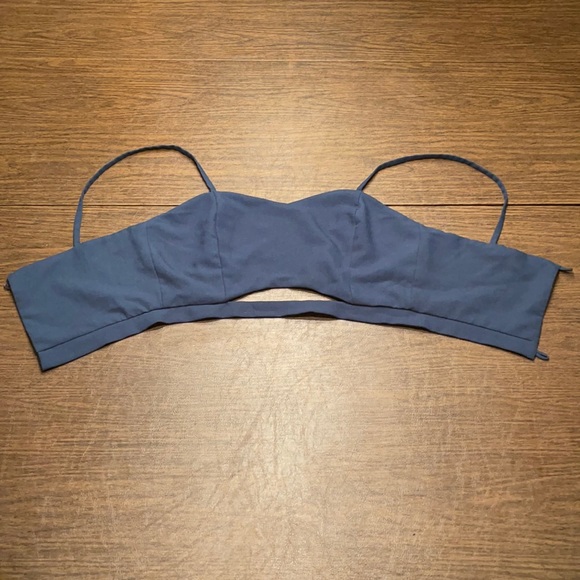 Missguided Ocean Crepe Cut Out Bralet Top in Teal - Picture 5 of 11